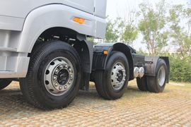 天V&nbsp;牵引车外观                                                图片