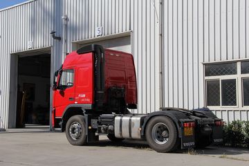 沃尔沃FM&nbsp;牵引车外观                                                图片