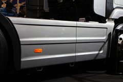 四川现代 创虎XCIENTP520重卡 520马力 6X4 AMT自动挡牵引车(CHM4251KPQ49M)