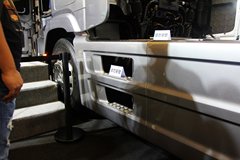 四川现代 创虎XCIENTP520重卡 520马力 6X4 AMT自动挡牵引车(CHM4251KPQ49M)