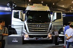 四川现代 创虎XCIENTP520重卡 520马力 6X4 AMT自动挡牵引车(CHM4251KPQ49M)