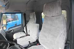 青岛解放 龙V中卡 140马力 4X2 载货车(底盘)(CA5168XXYPK2L2EA80-1)