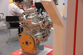 五十铃493系列&nbsp;发动机外观                                                图片