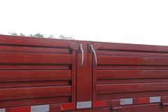 福田 瑞沃 168马力 6.7米栏板载货车(BJ1165VKPEG-1)