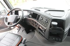 沃尔沃 FH重卡 480马力 6X2 牵引车(时间机器Time machine纪念版)