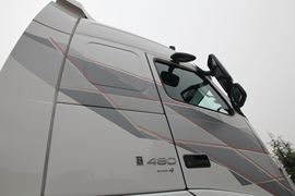 沃尔沃FH&nbsp;牵引车外观                                                图片