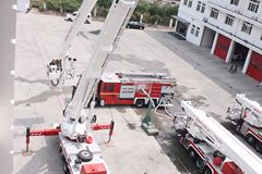 斯堪尼亚 P系列 310马力 6X4 消防车(上格牌)(SGX5240GXFSG100)