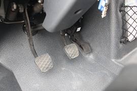 乌尼莫克&nbsp;载货车驾驶室                                               图片