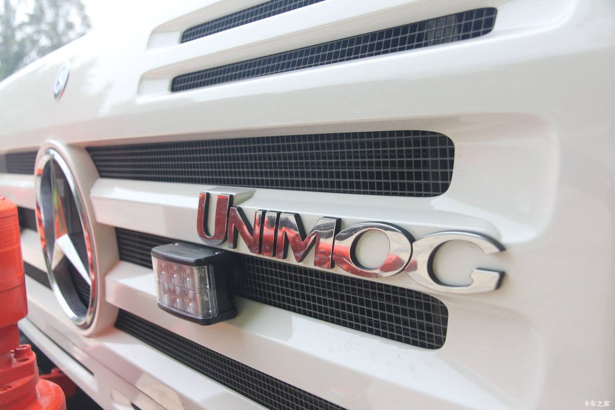  Unimogϵ 220 4X4ԽҰȻ(ͺU4000)                                                