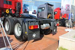 福田 欧曼GTL 6系重卡 385马力 6X4 牵引车(BJ4259SNFKB-2)