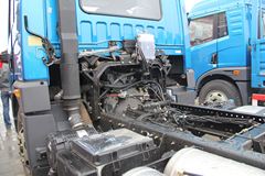 青岛解放 龙V中卡 160马力 4X2 7.6米厢式载货车(CA5168XXYYPK2L2E4A80-3)