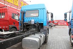 青岛解放 龙V中卡 160马力 4X2 7.6米厢式载货车(CA5168XXYYPK2L2E4A80-3)