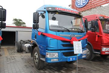 青岛解放 龙V中卡 160马力 4X2 7.6米厢式载货车(CA5168XXYYPK2L2E4A80-3)