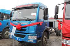 青岛解放 龙V中卡 160马力 4X2 7.6米厢式载货车(CA5168XXYYPK2L2E4A80-3)