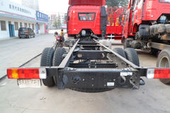 一汽解放 J6L中卡 140马力 4X2 6.8米仓栅式载货车(CA5160CCYP62K1L3E4)