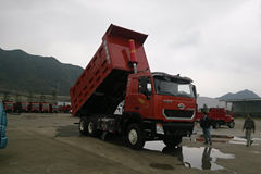 时骏 格奥雷重卡 300马力 6X4 5.8米自卸车(LFJ3255G1)
