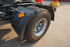 柳特 安捷(L5R)重卡 310马力 6X2 长头牵引车(CA4232K2E3R5T3A90)