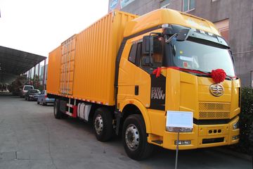 一汽解放 J6M重卡 2013款 240马力 6X2 9.4米厢式载货车(CA5250XXYP63K1L6T3E4)