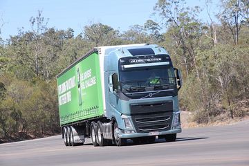 沃尔沃新FH&nbsp;牵引车外观                                                图片