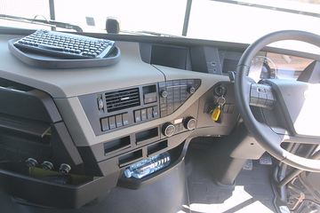 �ֶ��� ��FH16�ؿ� 600���� 6X4 ǣ����(�Ĵ����ǰ�����ȫ�ҳ�)ͼƬ