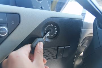 �ֶ��� ��FH16�ؿ� 600���� 6X4 ǣ����(�Ĵ����ǰ�����ȫ�ҳ�)ͼƬ