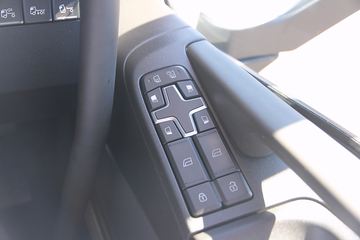 �ֶ��� ��FH16�ؿ� 600���� 6X4 ǣ����(�Ĵ����ǰ�����ȫ�ҳ�)ͼƬ