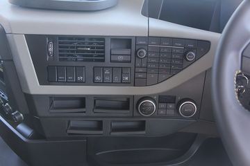 �ֶ��� ��FH16�ؿ� 600���� 6X4 ǣ����(�Ĵ����ǰ�����ȫ�ҳ�)ͼƬ