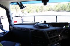 沃尔沃 新FH16重卡 600马力 6X4 牵引车(澳大利亚版三节全挂车)