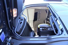 沃尔沃 新FH16重卡 600马力 6X4 牵引车(澳大利亚版三节全挂车)