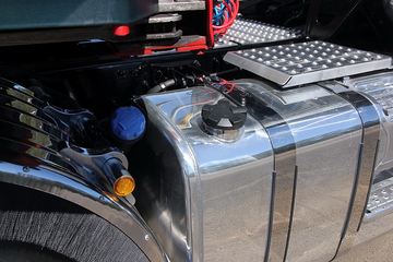 �ֶ��� ��FH16�ؿ� 600���� 6X4 ǣ����(�Ĵ����ǰ�����ȫ�ҳ�)ͼƬ