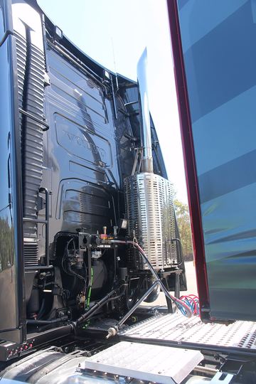 �ֶ��� ��FH16�ؿ� 600���� 6X4 ǣ����(�Ĵ����ǰ�����ȫ�ҳ�)ͼƬ