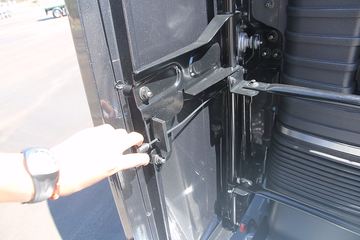 �ֶ��� ��FH16�ؿ� 600���� 6X4 ǣ����(�Ĵ����ǰ�����ȫ�ҳ�)ͼƬ