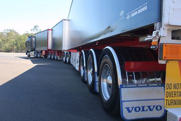 �ֶ��� ��FH16�ؿ� 600���� 6X4 ǣ����(�Ĵ����ǰ�����ȫ�ҳ�)ͼƬ