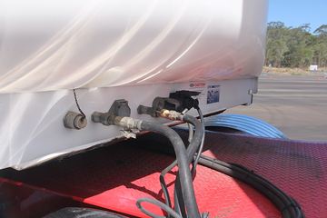 �ֶ��� ��FH16�ؿ� 600���� 6X4 ǣ����(�Ĵ����ǰ�����ȫ�ҳ�)ͼƬ