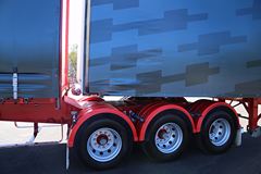 沃尔沃 新FH16重卡 600马力 6X4 牵引车(澳大利亚版三节全挂车)