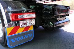 沃尔沃 新FH16重卡 600马力 6X4 牵引车(澳大利亚版三节全挂车)