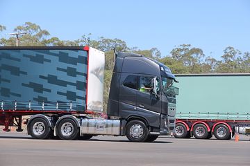 �ֶ��� ��FH16�ؿ� 600���� 6X4 ǣ����(�Ĵ����ǰ�����ȫ�ҳ�)ͼƬ