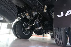 骏铃E7&nbsp;载货车底盘                                                图片