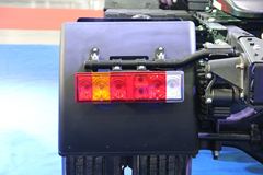 陕汽重卡 德龙M3000 336马力 6X2 LNG牵引车(SX4257GR279TL) 陕汽重卡 德龙M3000 336马力 6X2 LNG牵引车(SX4257GR279TL)