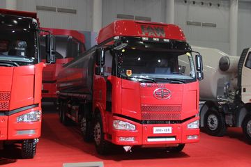 一汽解放底盘&nbsp;油罐车外观图片