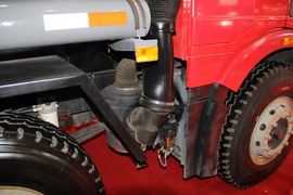 一汽解放底盘&nbsp;油罐车底盘图片