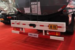 一汽解放 J6M 324马力 8X4 易燃液体罐式运输车(程力威牌)(CLW5311GRYC4)