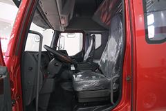 东风柳汽 霸龙重卡 340马力 6X2 牵引车