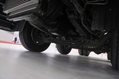 东风柳汽 霸龙重卡 340马力 6X2 牵引车