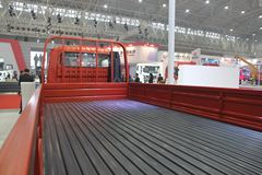 东风 锐铃 115马力 4.13米排半栏板轻卡