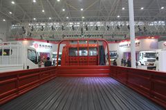 东风 锐铃 115马力 4.13米排半栏板轻卡