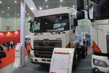 广汽日野 700系列重卡 380马力 6X4牵引车(YC4250SS2PK4)