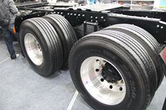 广汽日野 700系列重卡 380马力 6X4牵引车(YC4250SS2PK4)
