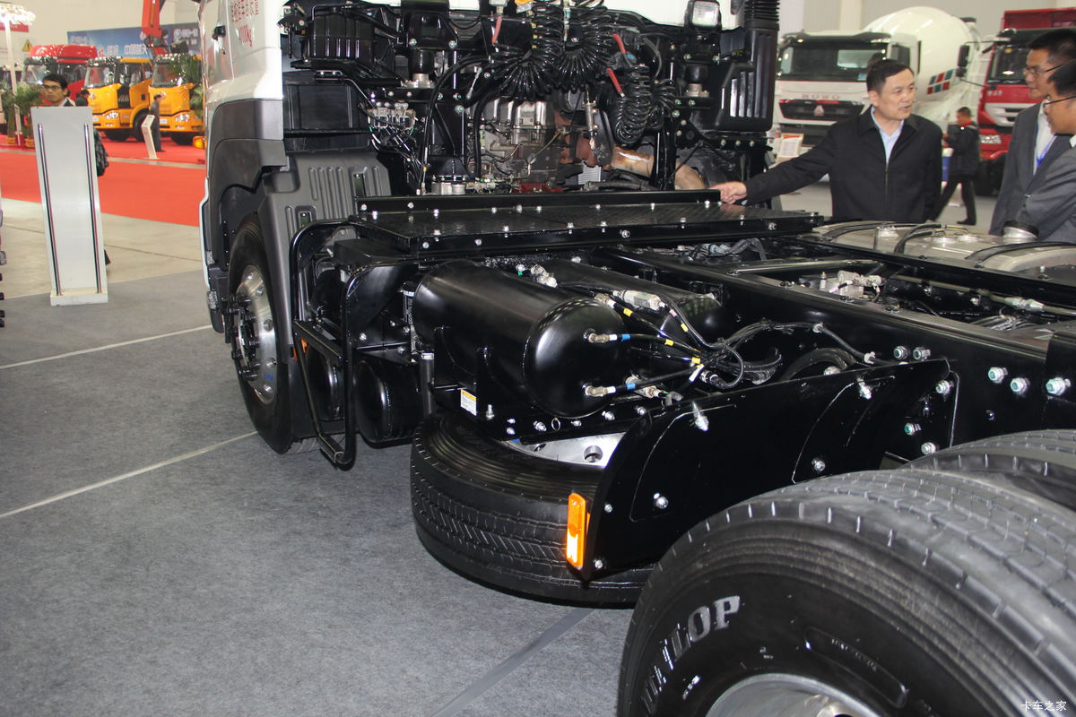 Ұ 700ϵؿ 380 6X4ǣ(YC4250SS2PK4)                                                