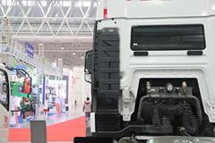 中国重汽 HOWO T5G重卡 340马力 6X2牵引车(ZZ4257N25CGD1)